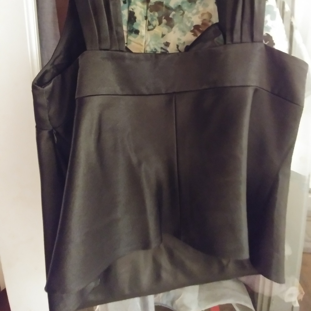 Top - Picture 5 of 6